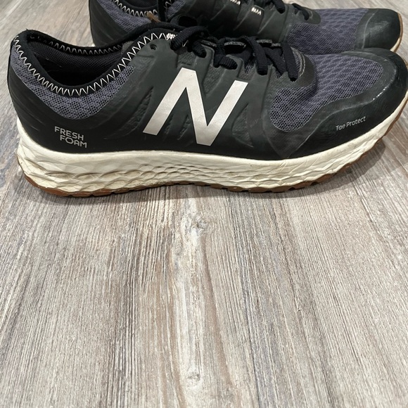 NEW BALANCE SNEAKERS - Picture 2 of 9